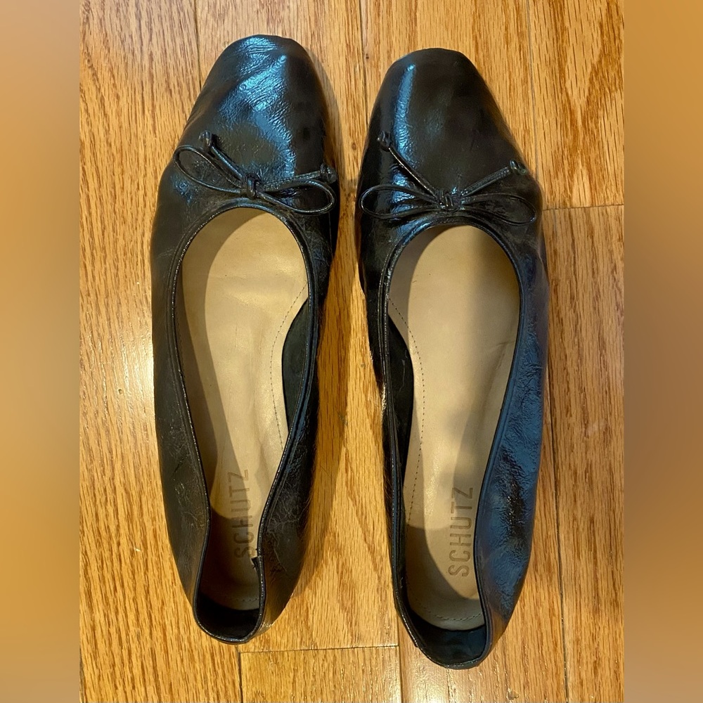 Schutz Arissa Black Patent Ballet Flats size 9.5 (fits more like 10.5)